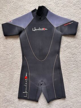 Kids Black & Navy Shorty Wetsuit size 8
